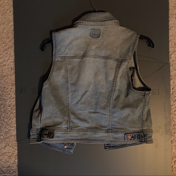 American Eagle Denim Vest - Picture 3 of 3